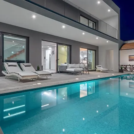 بيت للعطل Mit Grossem Infinity-pool - Ladesaeule Gratis Štokovci
