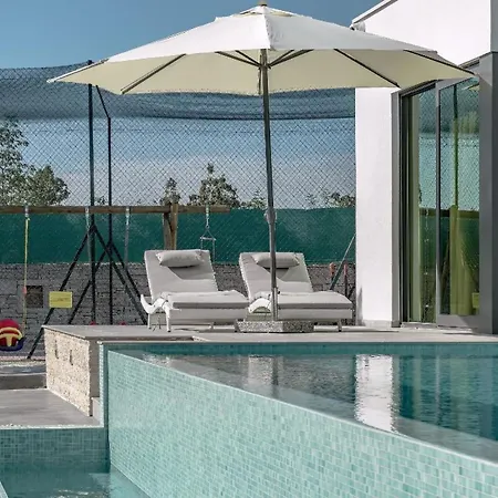 Mit Grossem Infinity-pool - Ladesaeule Gratis بيت للعطل