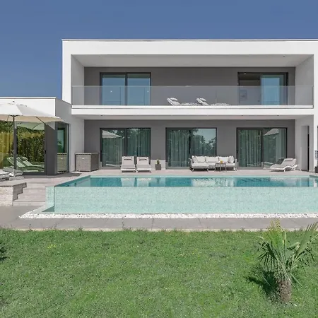 Mit Grossem Infinity-pool - Ladesaeule Gratis 別荘 Štokovci